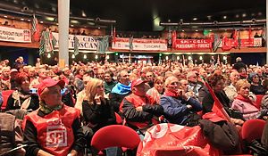 manifestazione pensionati Obihall Firenze